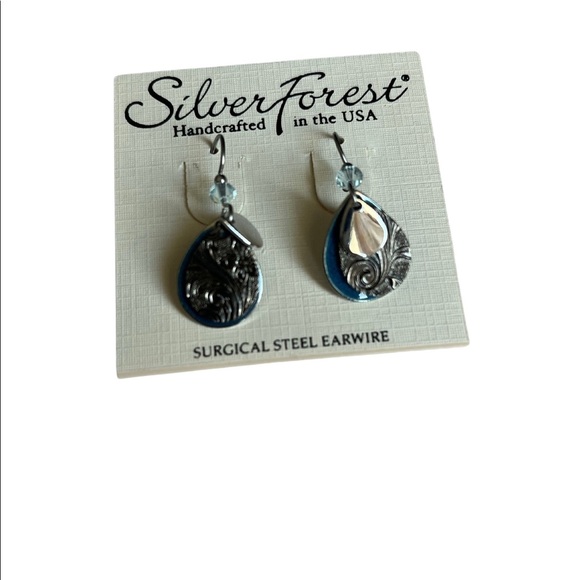 Brand New Three-Layered Drop Earrings - Picture 3 of 3